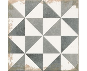 ANTIQUE TRIANGLE 33x33  
