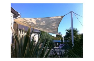 TRIANG SHADE SAIL AWNING. IMPERM. POLIS. 3.6x3.6x3.6 CREAM